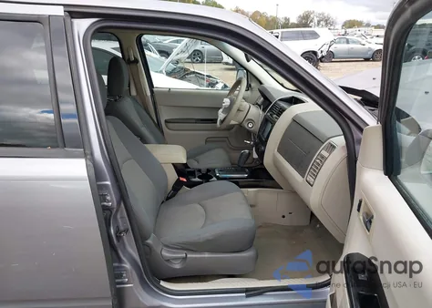 2008 Mazda Tribute I Touring z USA, uszkodzony, nr VIN 4F2CZ02ZX8KM24882